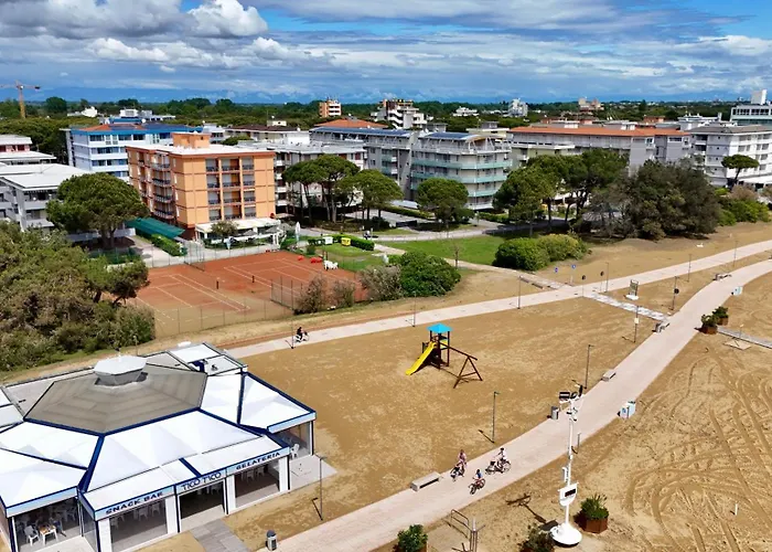 Apartment Frontemare 6 Posti Letto + Posto Auto Gratuito Bibione