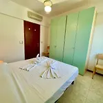 Апартаменти Frontemare 6 Posti Letto + Posto Auto Gratuito *