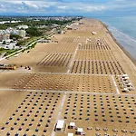 Frontemare 6 Posti Letto + Posto Auto Gratuito *