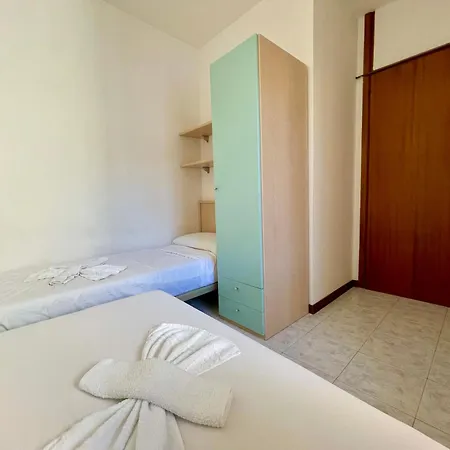Apartment Frontemare 6 Posti Letto + Posto Auto Gratuito Bibione