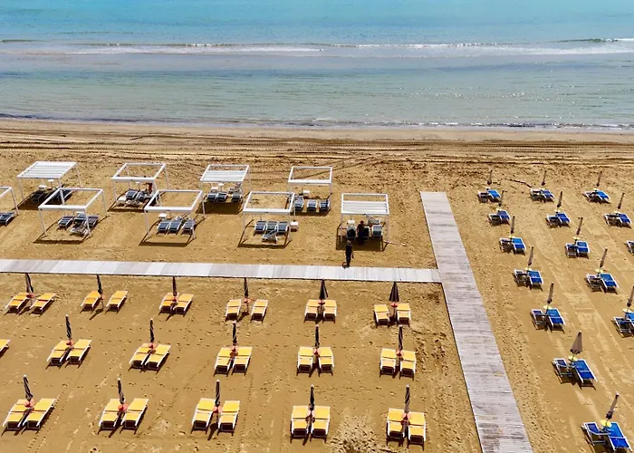 Appartamento Frontemare 6 Posti Letto + Posto Auto Gratuito Bibione